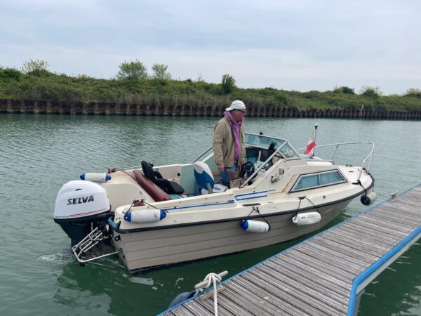 Motorboot Anlegen üben Marano